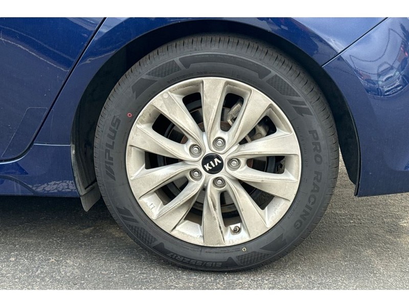 Kia Optima Vehicle Full-screen Gallery Image 06