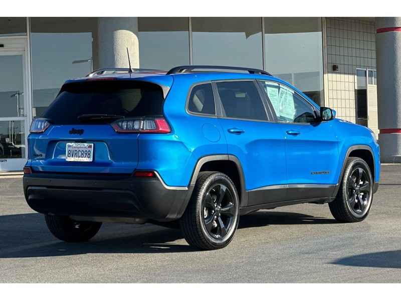 Jeep Cherokee Vehicle Full-screen Gallery Image 04