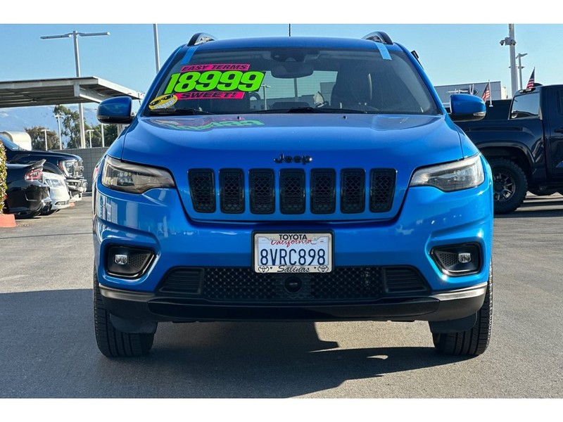 Jeep Cherokee Vehicle Full-screen Gallery Image 09