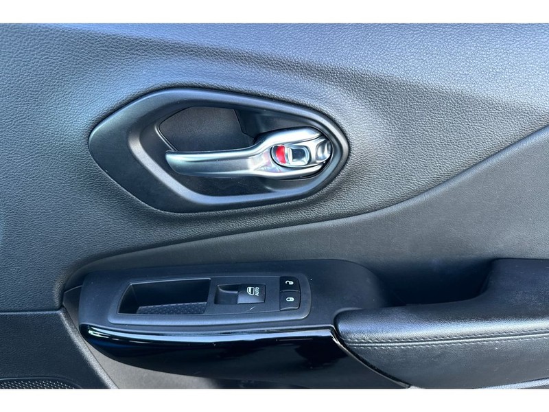 Jeep Cherokee Vehicle Full-screen Gallery Image 20