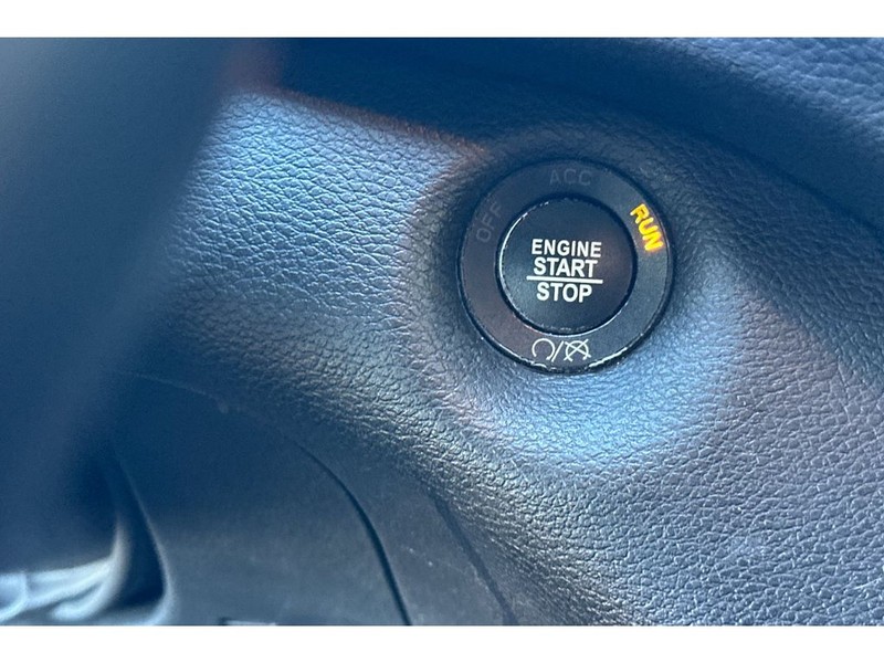 Jeep Cherokee Vehicle Full-screen Gallery Image 25