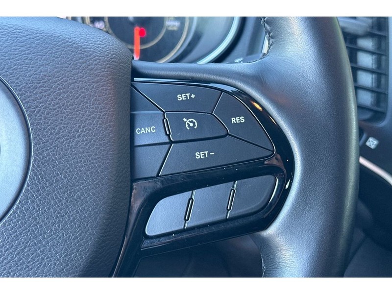 Jeep Cherokee Vehicle Full-screen Gallery Image 28