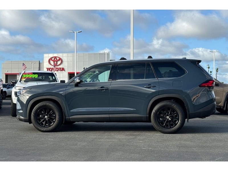 Toyota Grand Highlander Vehicle Full-screen Gallery Image 07