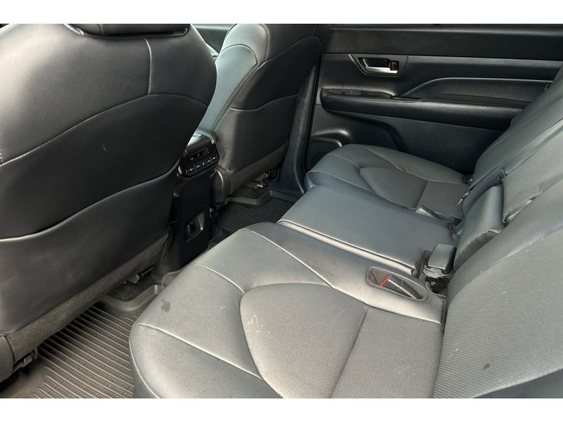 Toyota Grand Highlander Vehicle Full-screen Gallery Image 13