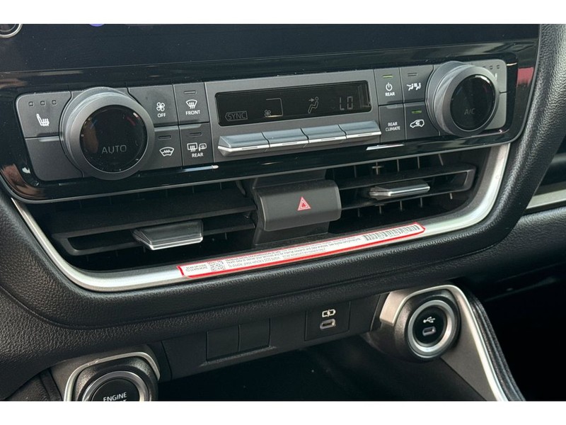 Toyota Grand Highlander Vehicle Full-screen Gallery Image 22