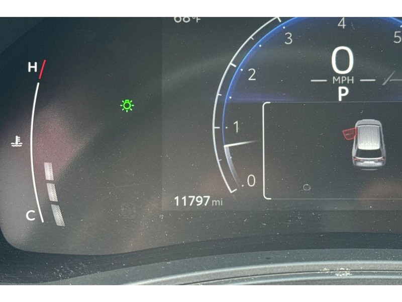 Toyota Grand Highlander Vehicle Full-screen Gallery Image 29