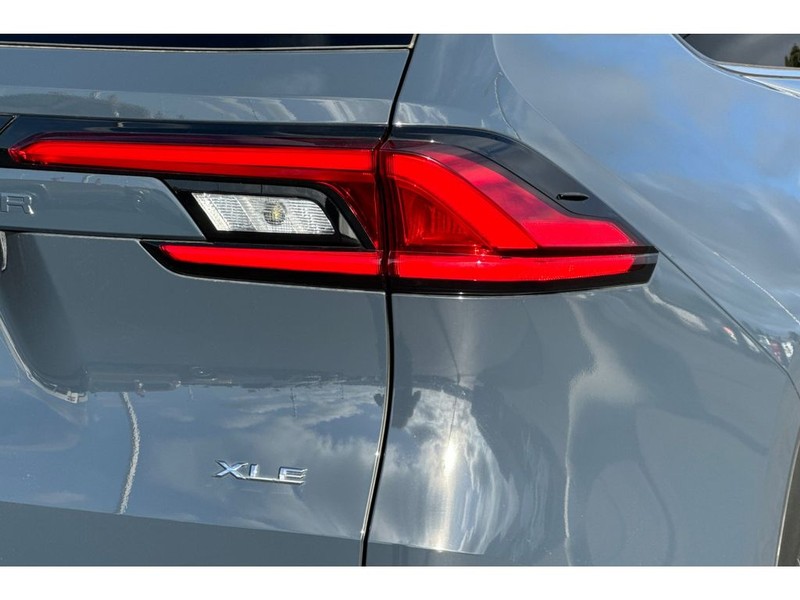 Toyota Grand Highlander Vehicle Full-screen Gallery Image 32