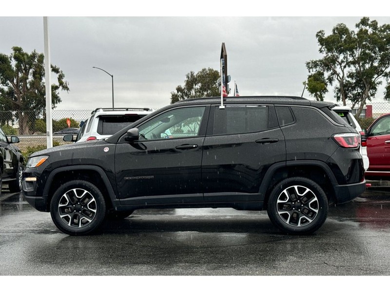 Jeep Compass Vehicle Full-screen Gallery Image 07