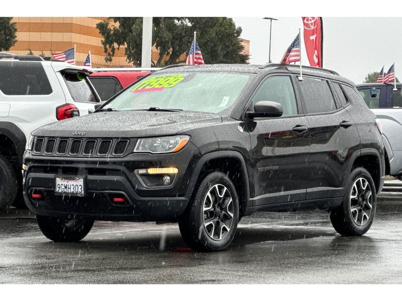 Jeep Compass Vehicle Full-screen Gallery Image 08