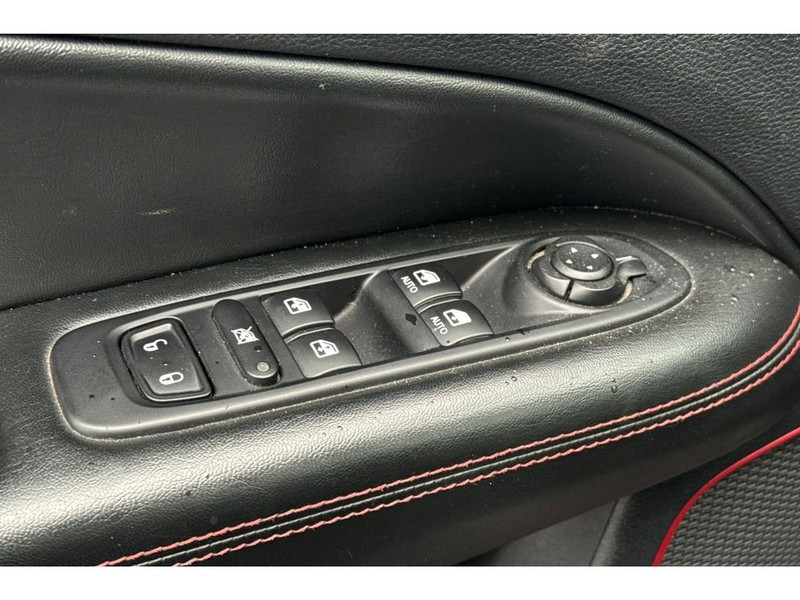 Jeep Compass Vehicle Full-screen Gallery Image 12