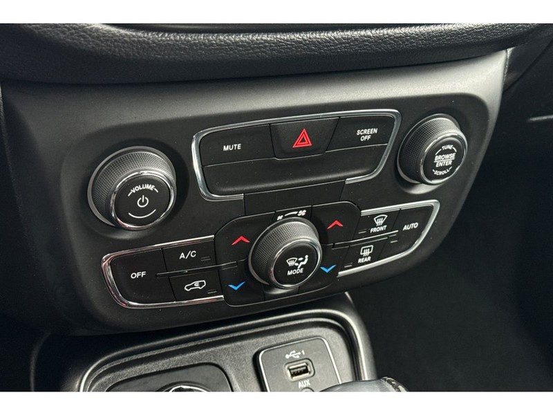 Jeep Compass Vehicle Full-screen Gallery Image 20