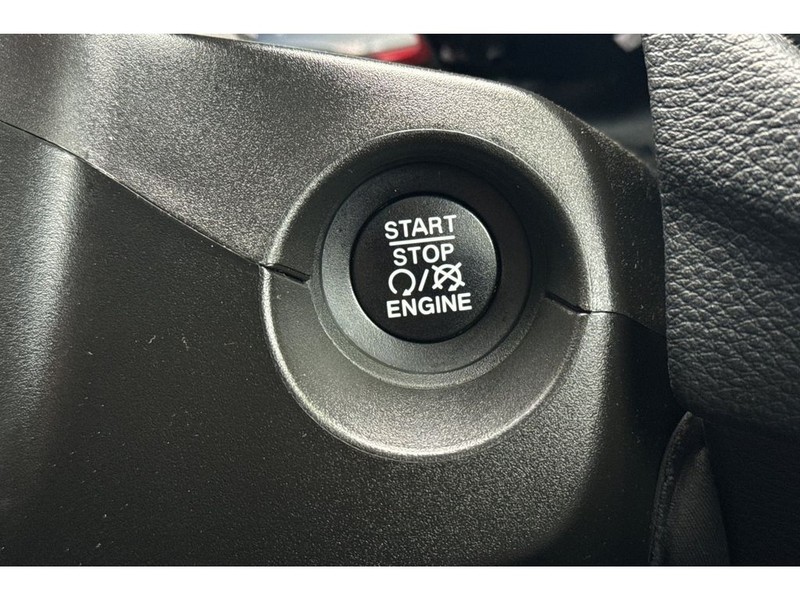 Jeep Compass Vehicle Full-screen Gallery Image 22