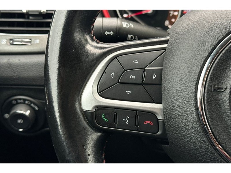 Jeep Compass Vehicle Full-screen Gallery Image 24