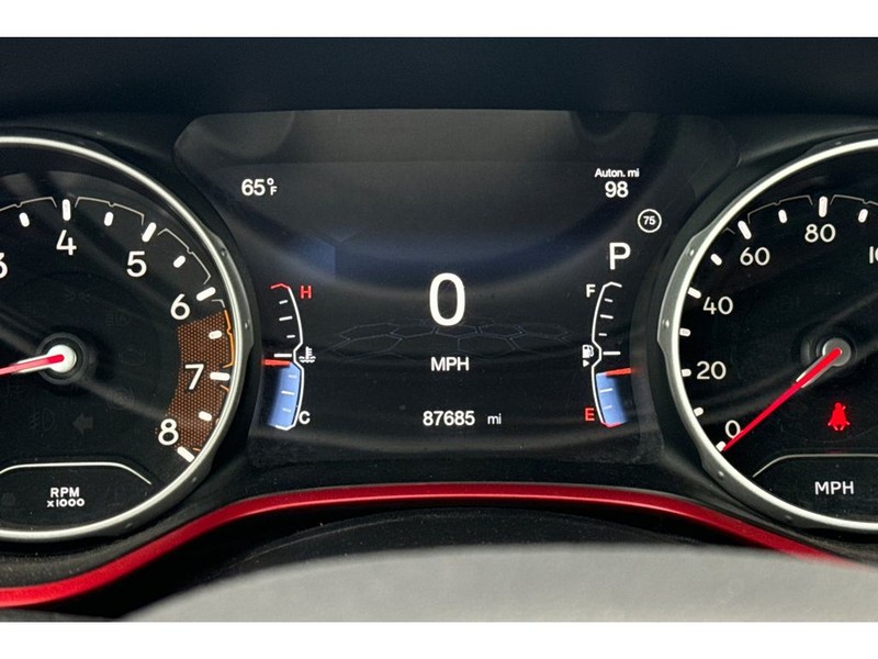 Jeep Compass Vehicle Full-screen Gallery Image 27