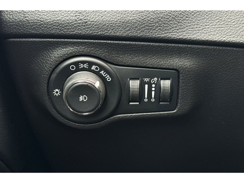 Jeep Compass Vehicle Full-screen Gallery Image 28