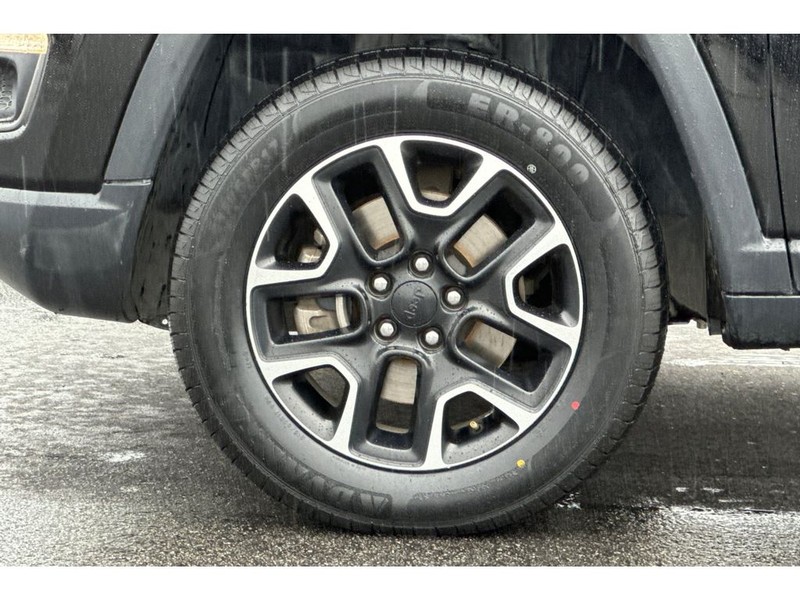 Jeep Compass Vehicle Full-screen Gallery Image 29