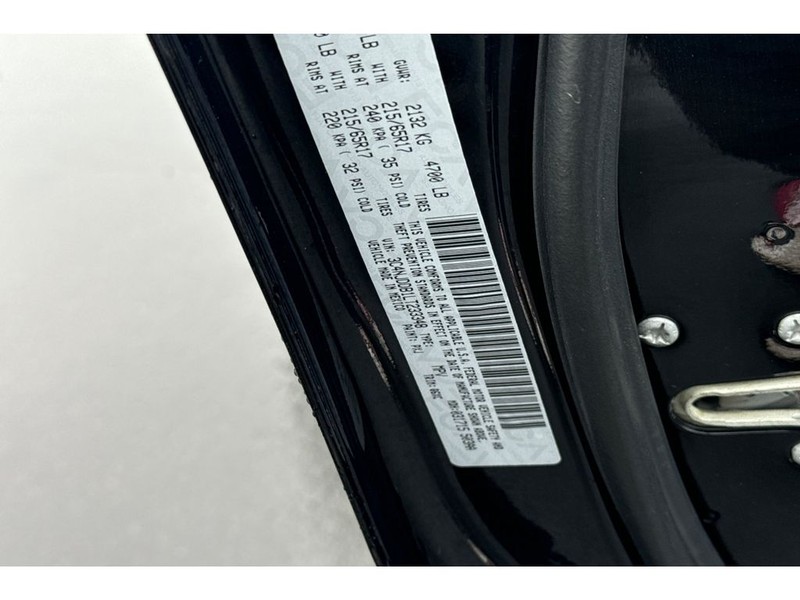 Jeep Compass Vehicle Full-screen Gallery Image 31