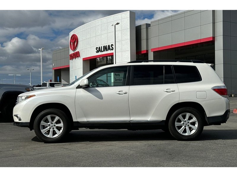 Toyota Highlander Vehicle Full-screen Gallery Image 07
