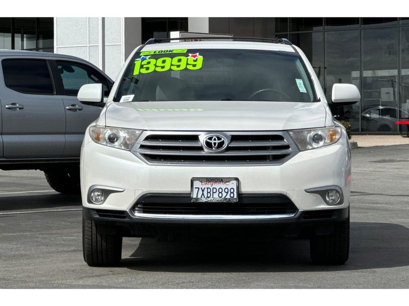Toyota Highlander Vehicle Full-screen Gallery Image 09