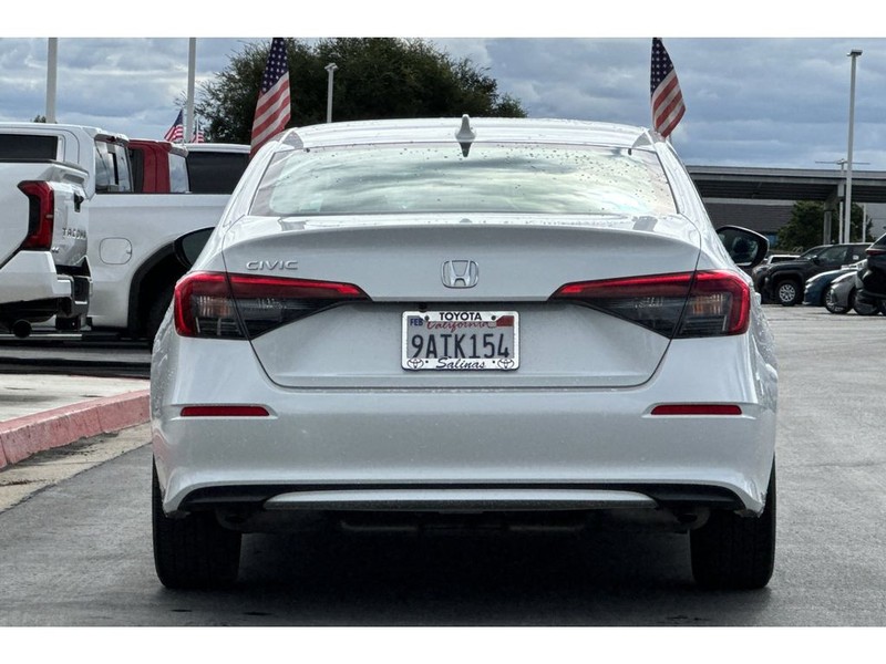 Honda Civic Vehicle Full-screen Gallery Image 05