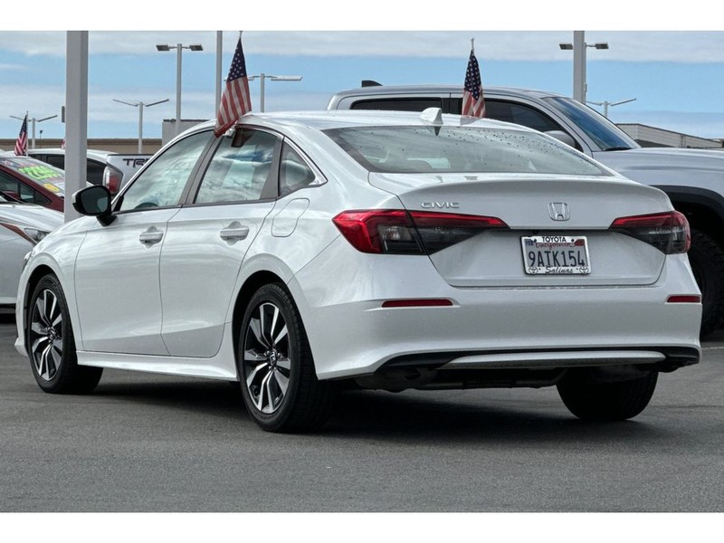 Honda Civic Vehicle Full-screen Gallery Image 06