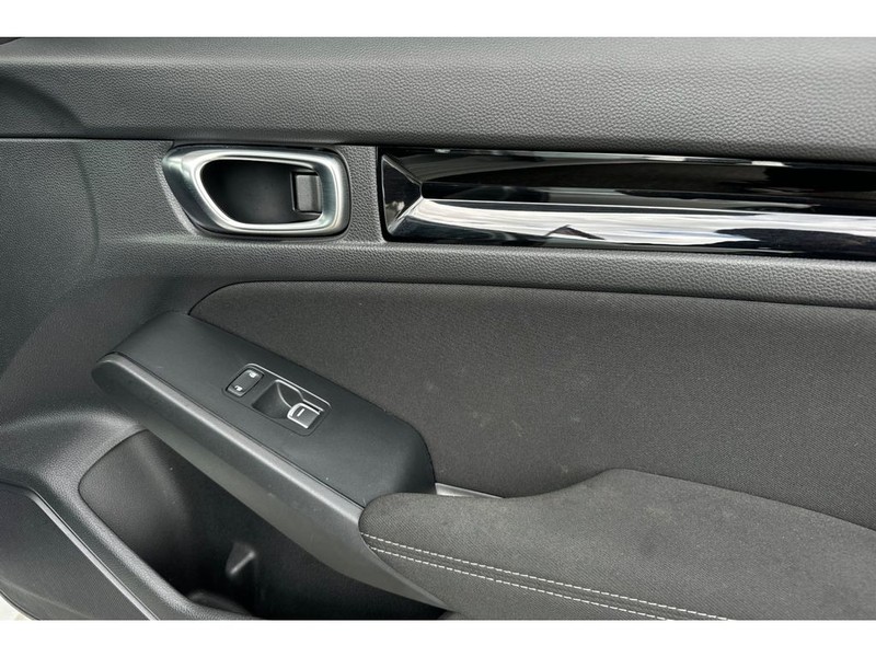 Honda Civic Vehicle Full-screen Gallery Image 17