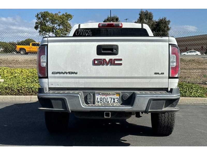 GMC Canyon Vehicle Full-screen Gallery Image 04