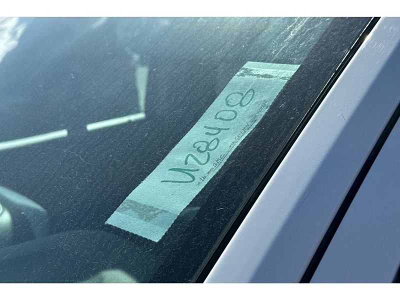 GMC Canyon Vehicle Full-screen Gallery Image 08