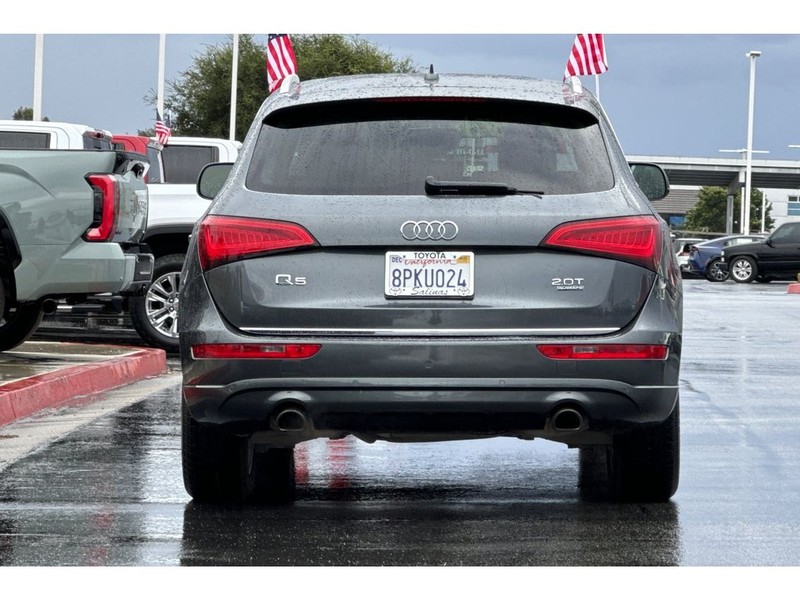 Audi Q5 Vehicle Full-screen Gallery Image 05