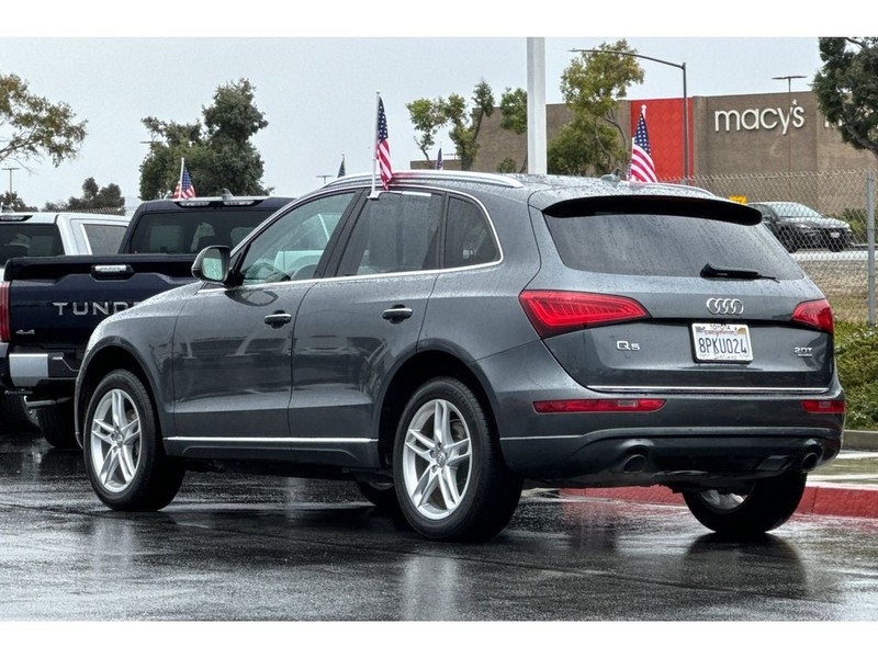 Audi Q5 Vehicle Full-screen Gallery Image 06