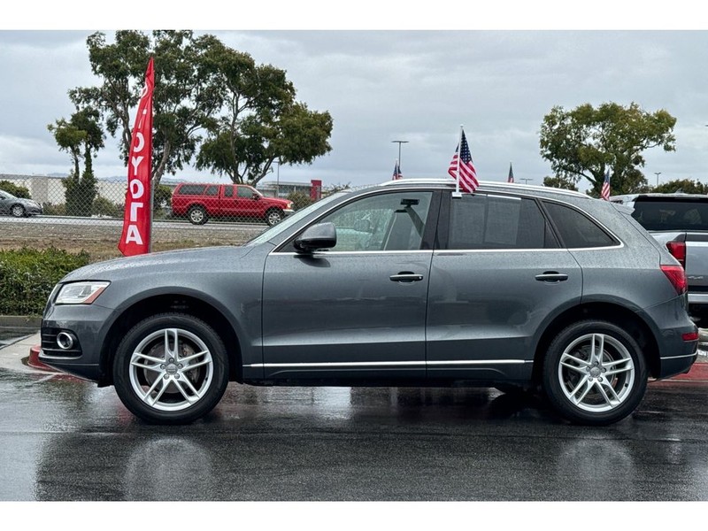 Audi Q5 Vehicle Full-screen Gallery Image 07