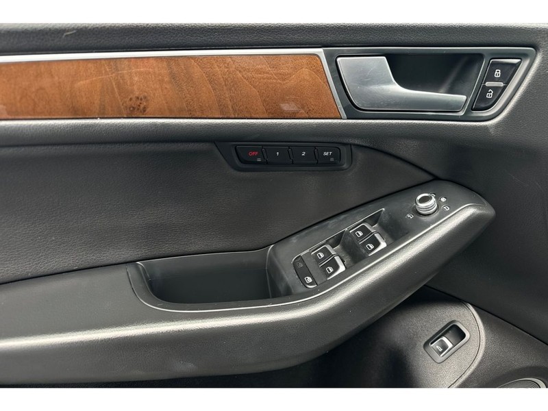 Audi Q5 Vehicle Full-screen Gallery Image 11