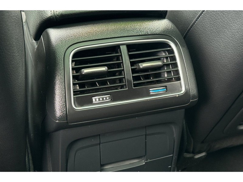 Audi Q5 Vehicle Full-screen Gallery Image 14