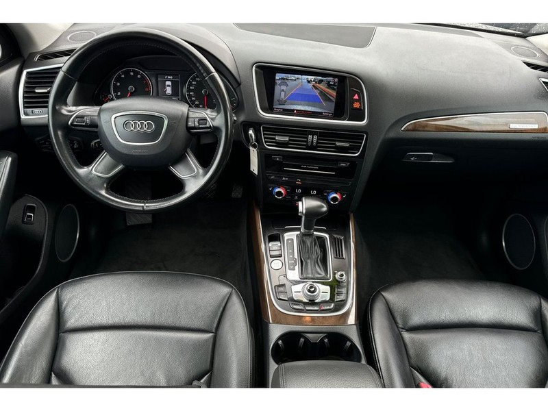 Audi Q5 Vehicle Full-screen Gallery Image 15