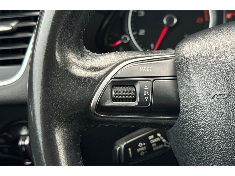 Audi Q5 Vehicle Full-screen Gallery Image 25