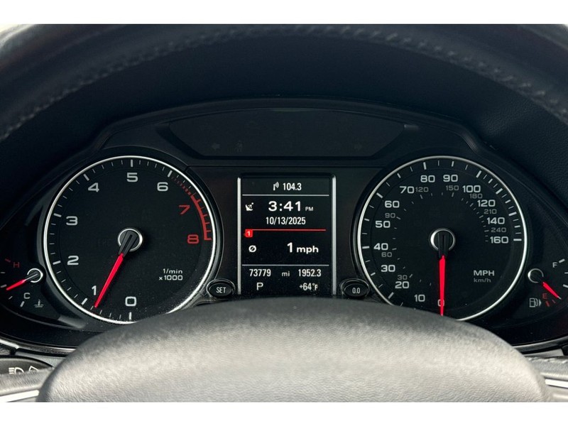 Audi Q5 Vehicle Full-screen Gallery Image 27