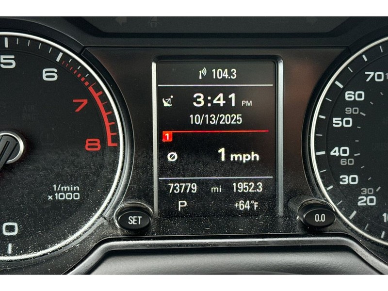 Audi Q5 Vehicle Full-screen Gallery Image 28