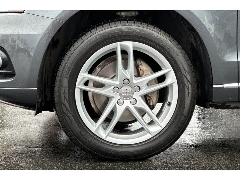 Audi Q5 Vehicle Full-screen Gallery Image 30