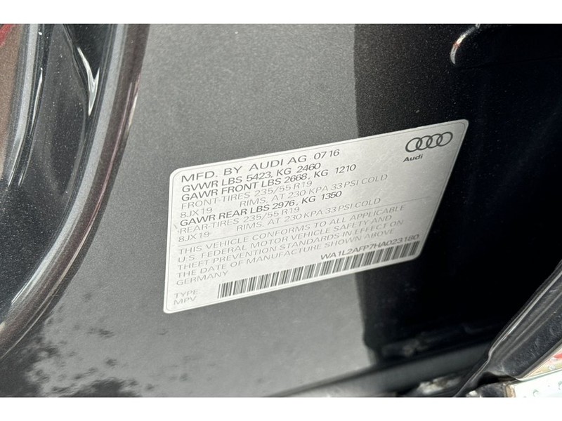 Audi Q5 Vehicle Full-screen Gallery Image 32