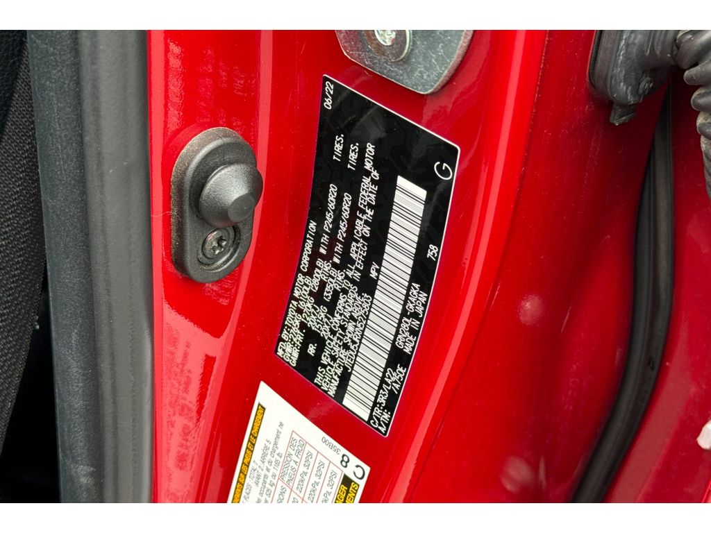 Toyota 4Runner Vehicle Full-screen Gallery Image 32