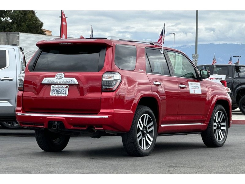 Toyota 4Runner Vehicle Full-screen Gallery Image 04