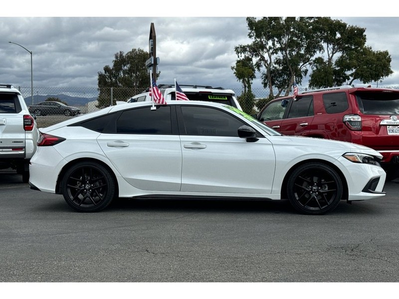 Honda Civic Vehicle Full-screen Gallery Image 03