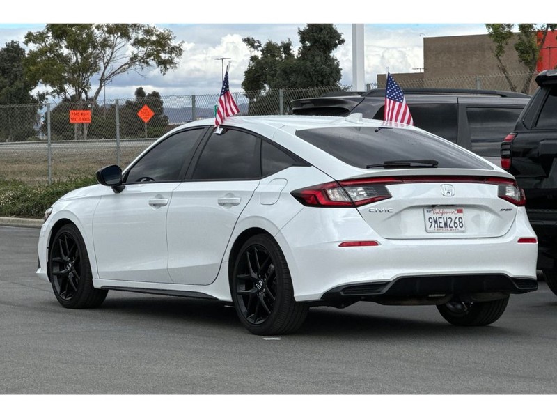 Honda Civic Vehicle Full-screen Gallery Image 06