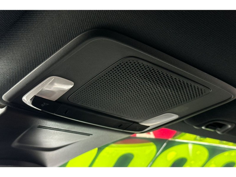 Honda Civic Vehicle Full-screen Gallery Image 30