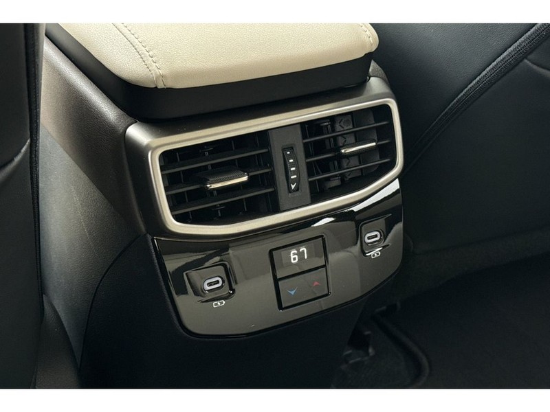 Lexus RX 350 Vehicle Full-screen Gallery Image 12