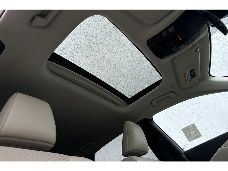 Lexus RX 350 Vehicle Full-screen Gallery Image 17