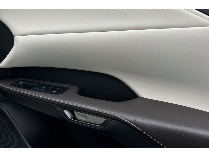 Lexus RX 350 Vehicle Full-screen Gallery Image 18