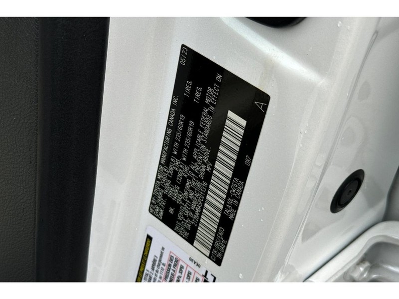 Lexus RX 350 Vehicle Full-screen Gallery Image 32