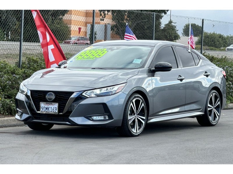 Nissan Sentra Vehicle Full-screen Gallery Image 08