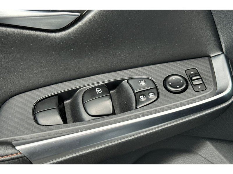 Nissan Sentra Vehicle Full-screen Gallery Image 12